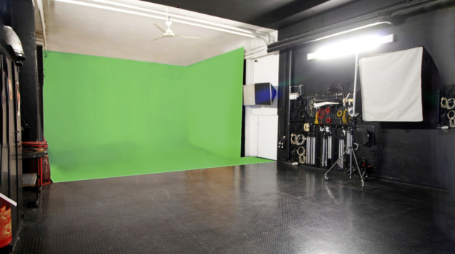 Instudio noleggio sale di posa con green-screen